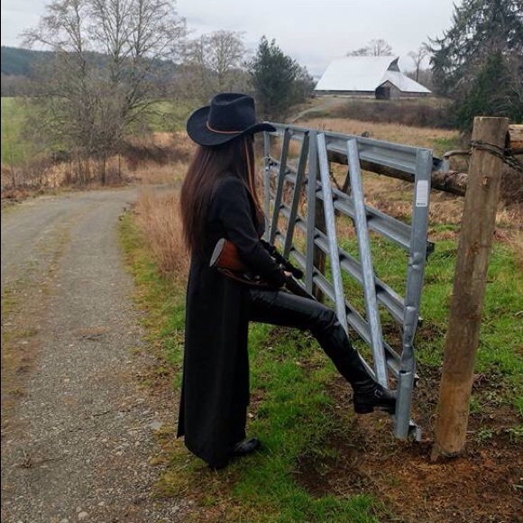 Meet your Buyer &Seller with my little Princess 😻 - Picture 2 of 8